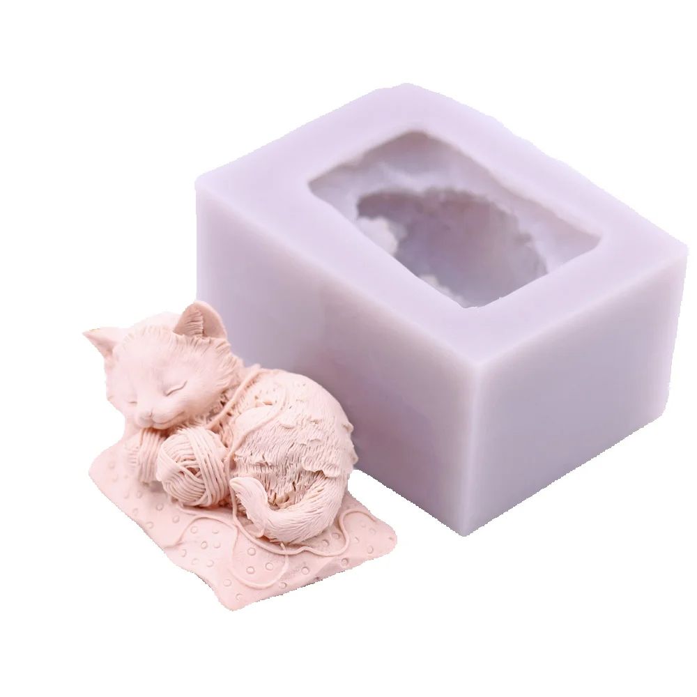 3D Cat Playing with Yarn Ball  - Candle Making Yarn ulasan dan harga